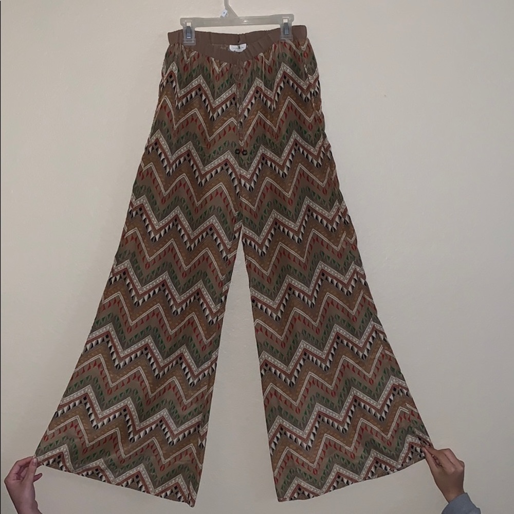 Cute pattern flare pants